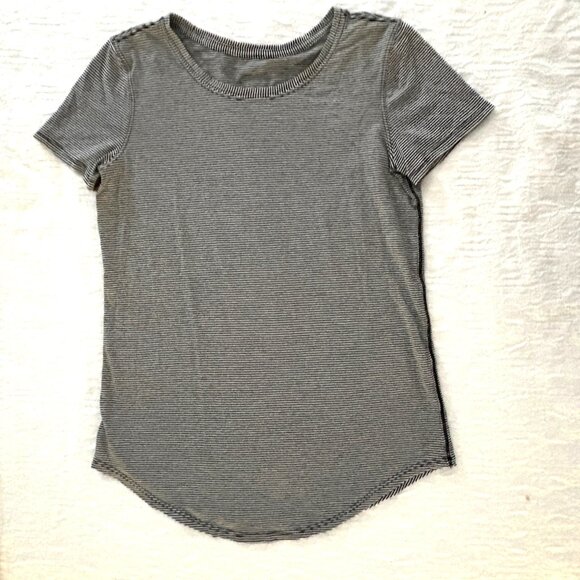 EXCELLENT Lululemon Love Crew III Black/White Striped Short Sleeve T-Shirt Top 4 - Picture 3 of 9